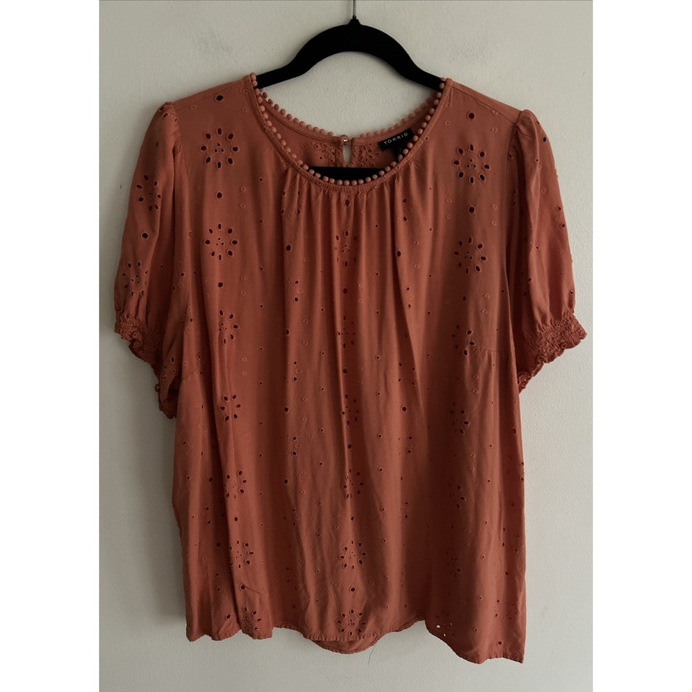 Torrid‎ Floral Eyelet Open Back Blouse Orange Size 2